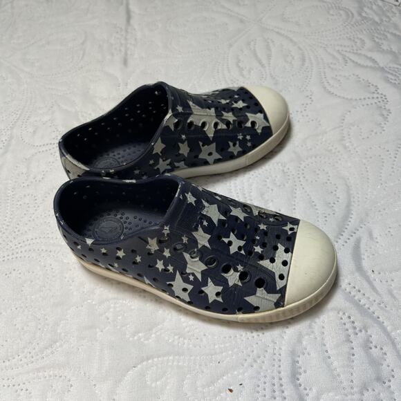 Native Jefferson Star Print Sneakers Size 9 - Picture 6 of 12